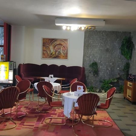 Hotel Apollo Valašské Meziříčí Dış mekan fotoğraf