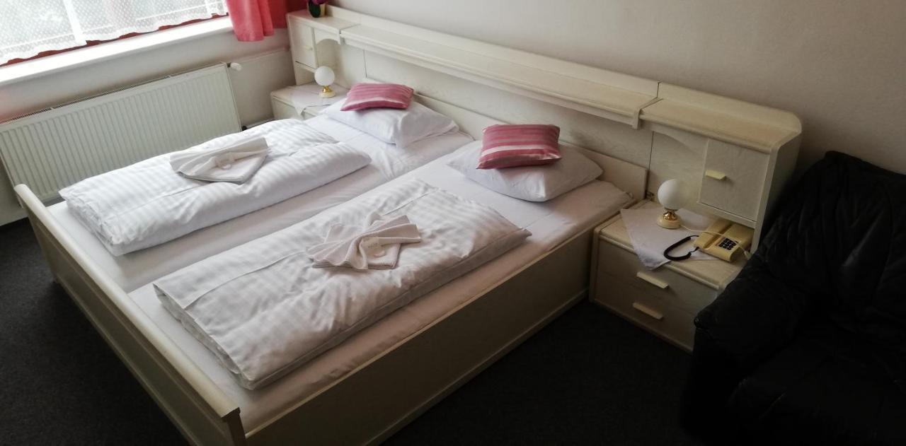 Hotel Apollo Valašské Meziříčí Dış mekan fotoğraf