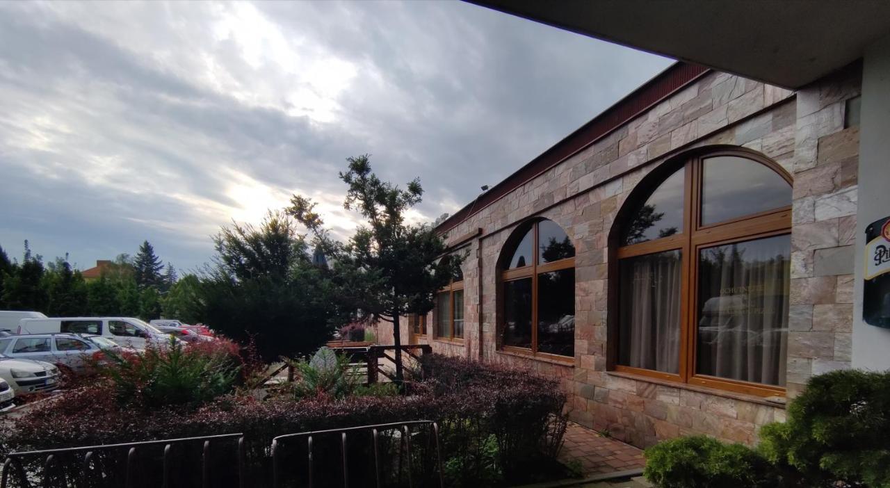 Hotel Apollo Valašské Meziříčí Dış mekan fotoğraf