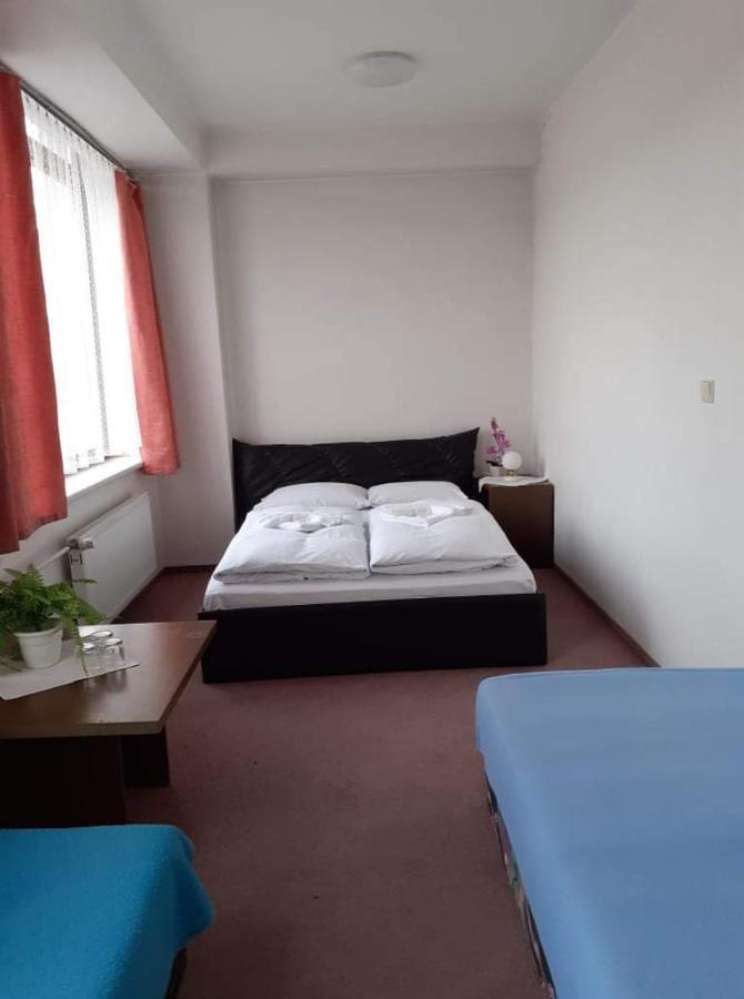 Hotel Apollo Valašské Meziříčí Dış mekan fotoğraf